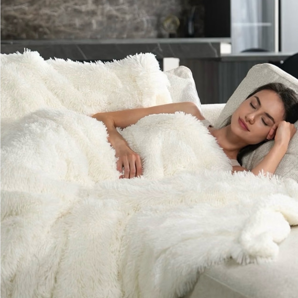Fuzzy Cozy Throw Blanket